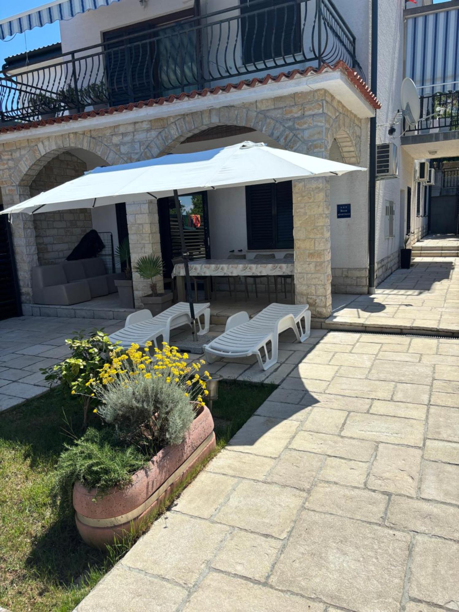 Apartment Verano Нивице Экстерьер фото